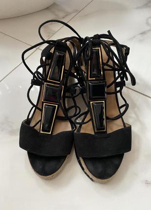 Босоножки замшевые