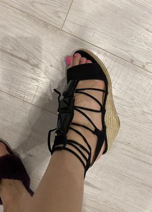 Босоножки замшевые