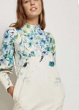 Джинсовое платье в цветочный принт mango