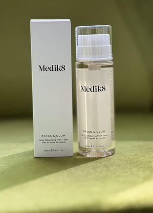 Тонік для обличчя medik8 press & glow daily exfoliating pha tonic with enzyme activator