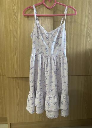 Платье платье с вырезом на спине