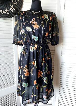 Платье мини короткое черное шифон  в цветочный принт1 фото