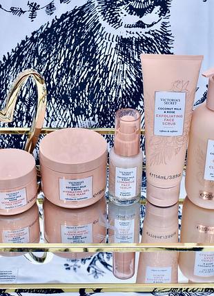Зволожуючий крем для обличчя victorias secret, вікторія сікрет.2 фото