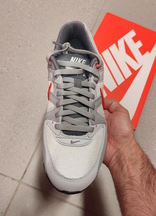 Продам кроссовки новые nike air max command