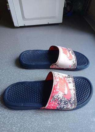 Шльопанці тапочки nike benassi3 фото