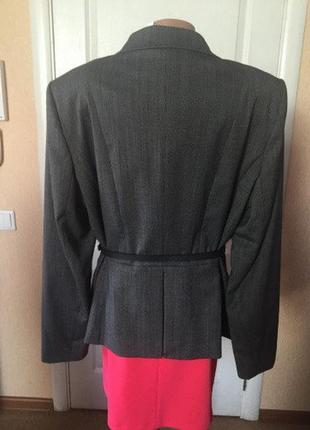 Пиджак женский серый с кожаным поясом comma2 фото
