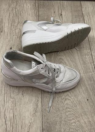 Белые кроссовки, сникерсы marco tozzi, р.371 фото