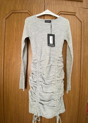 Платье на завязках prettylittlething