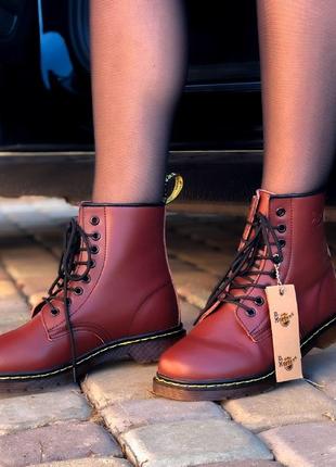 Шикарные женские зимние ботинки dr. martens 1460 cherry  с мехом2 фото