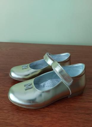 Золотистые туфли monnalisa 27р(17.4 см), люкс бренд