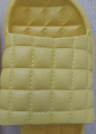 Яскраві легкі невагомі капці в'єтнамки шльопанці еластичні жовті5 фото