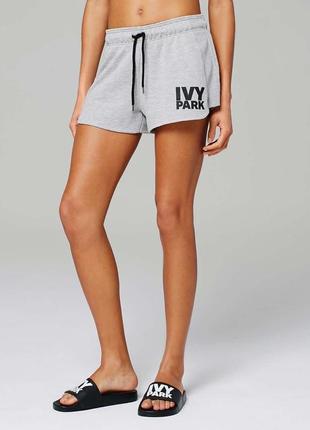 Коротенькие шортики ivy park
