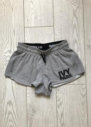 Коротенькие шортики ivy park