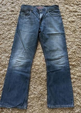 Levis 527