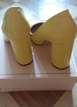 Модные желтые туфли3 фото