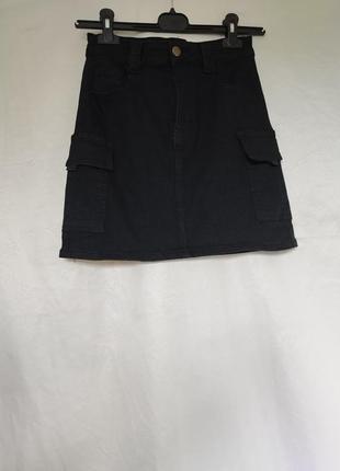 Черная мини юбка карго с карманами prettylittlething 1+1=35 фото