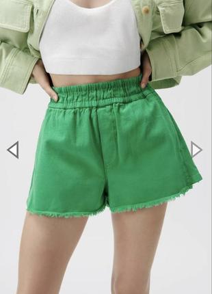 Зеленые джинсовые шорты zara