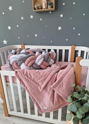 Бортик на дитяче ліжко