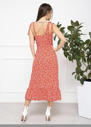 Красный цветочный сарафан с разрезом