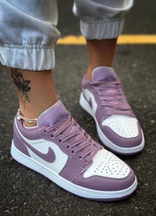 Жіночі фіолетові кросівки8 фото