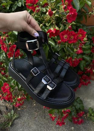 Босоніжки літо жіночі модні на низькому ходу натуральні босоніжки зручні