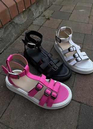 Босоніжки літо жіночі модні на низькому ходу натуральні босоніжки зручні