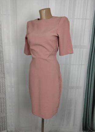 Нежно розовое приталенное платье футляр1 фото