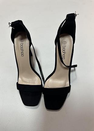 Элегантные босоножки