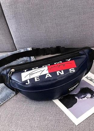 Жіноча поясна сумка на пояс з екошкіри tommy jeans темно-синя3 фото