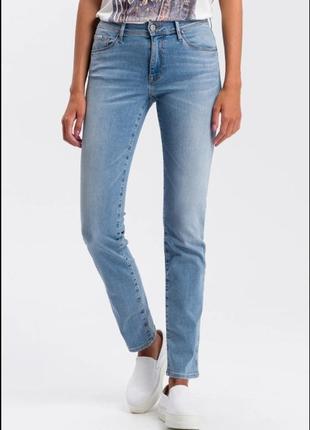 Літні джинси cross jeans. преміум якість. хороша довжина.