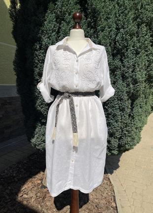 Льняное платье на пуговицах с вышивкой бренд