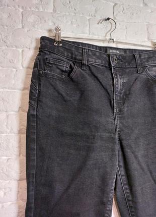 Фирменные стрейчевые джинсы2 фото