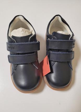 Нові шкіряні туфлі боти кросівки чорного кольору на липучках, розмір c9 (27)
