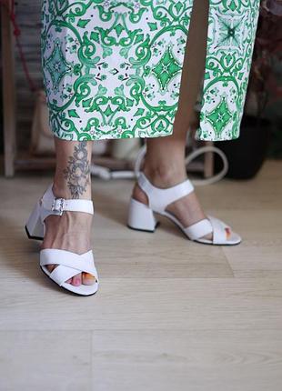 Босоніжки колір на вибір