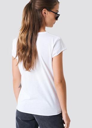Біла базова бавовняна футболка na-kd2 фото