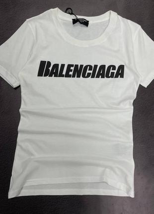 Женская футболка balenciaga