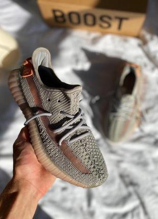 Мужские и женские кроссовки   adidas yeezy 350 v2   адидас изи буст2 фото