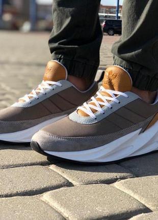 Чоловічі та жіночі кросівки  adidas shark brown white7 фото