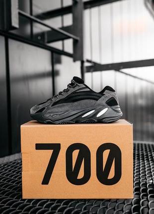 Мужские и женские кроссовки   adidas yeezy boost 700 v2  адидас изи буст5 фото