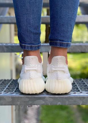 Мужские и женские кроссовки  adidas yeezy boost 350 v2 triple white6 фото