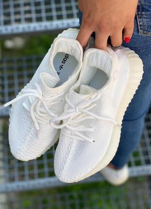 Мужские и женские кроссовки  adidas yeezy boost 350 v2 triple white2 фото