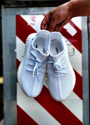 Мужские и женские кроссовки  adidas yeezy boost 350 v2 triple white