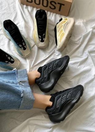 Чоловічі та жіночі кросівки  adidas yeezy boost 700 v3 black alvah