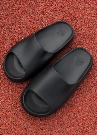 Мужские кроссовки  adidas yeezy slide black 2022
