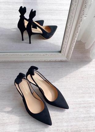 Черные замшевые босоножки туфли на шпильке в стиле aquazzura туфли герцогини кейт миддлтон кембриджской сассекской меган маркл