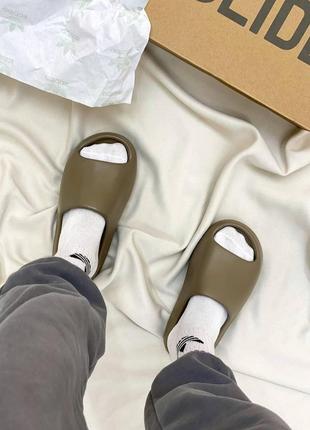 Мужские и женские кроссовки  adidas yeezy slide earth brown4 фото