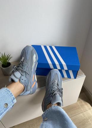 Чоловічі та жіночі кросівки adidas yeezy boost 700 inertia "grey"3 фото