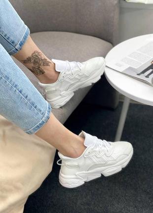 Мужские и женские кроссовки  adidas ozweego white