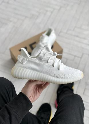 Мужские и женские кроссовки  adidas yeezy boost 350 v2  white cream1 фото