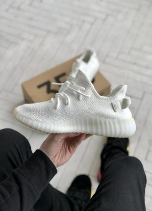 Мужские и женские кроссовки  adidas yeezy boost 350 v2  white cream3 фото